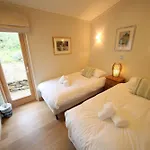 Lowarth Lodge